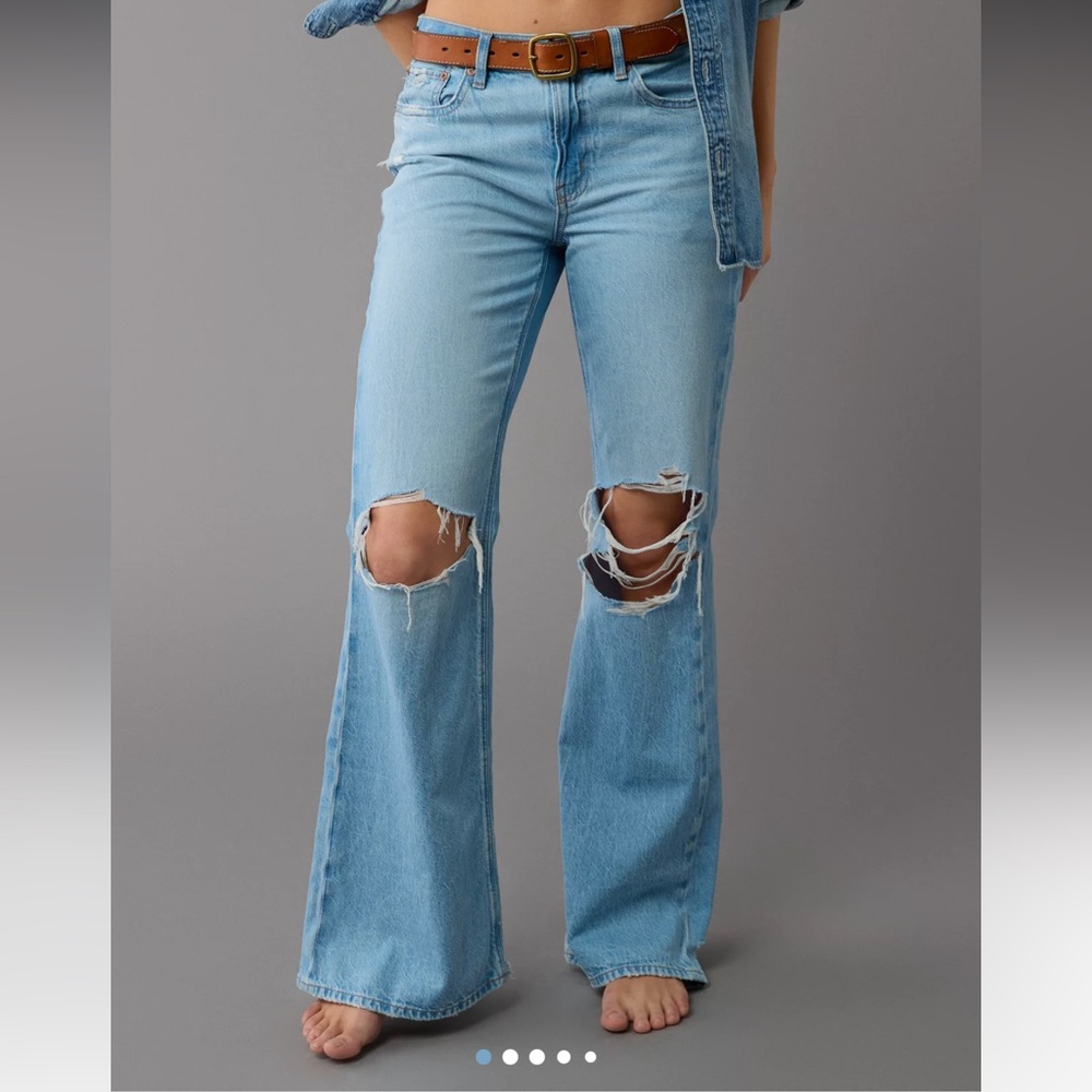 AE Strigid Ripped Low-Rise Baggy Flare Jean